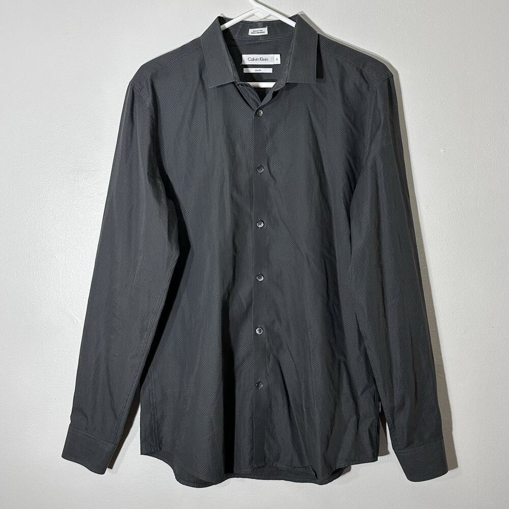 Men’s Size M Calvin Klein Slim Fit Button Up Grey long Sleeve